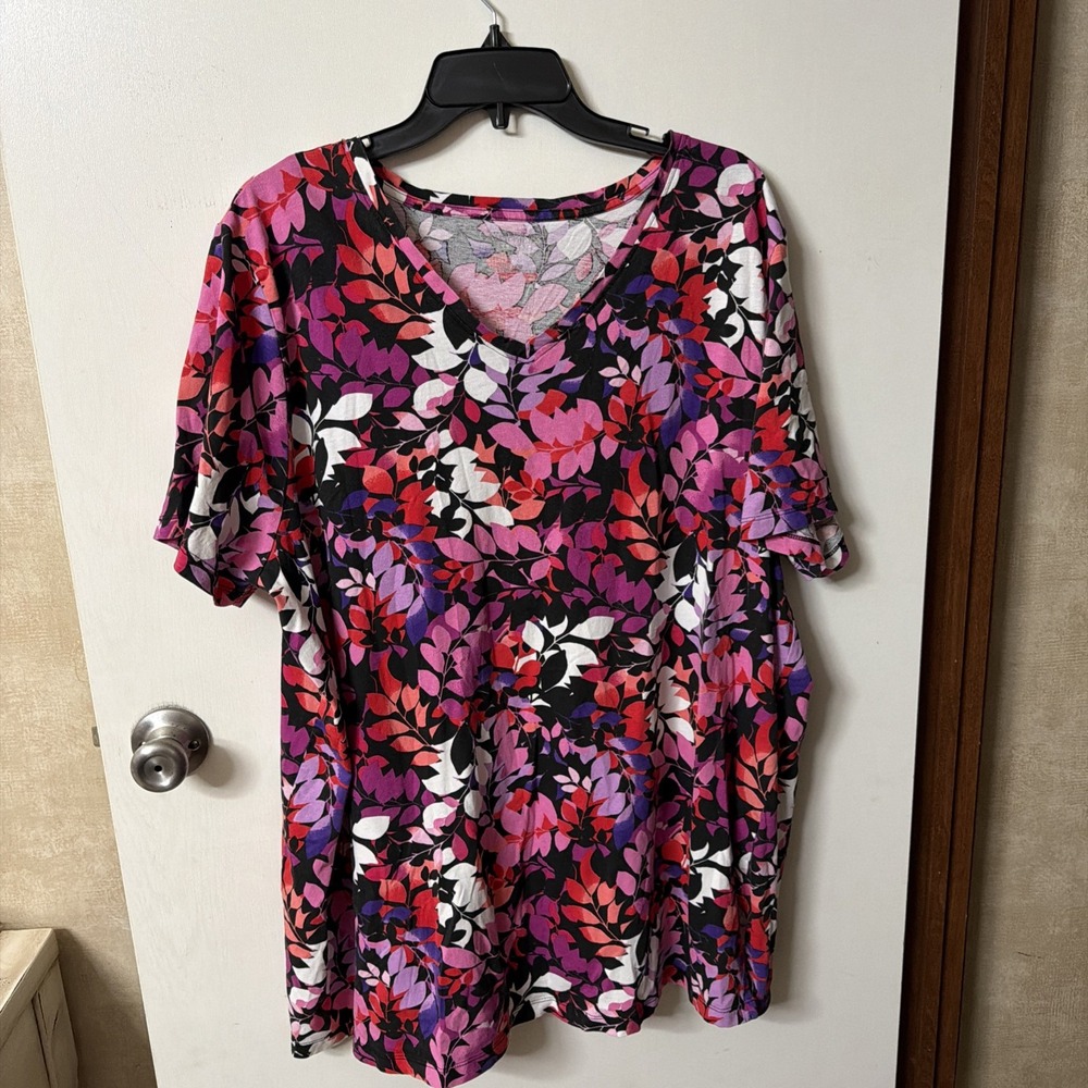 Catherines Womens Plus 1X Cotton Knit V-Neck Short Sleeve Floral Slit Tee